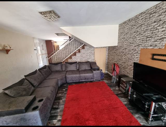 2 BEDROOM APARTMENT FOR SALE IN FLORENTIA